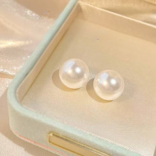 Pearl earrings